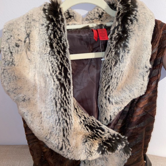 Faux Fur Vest - Picture 13 of 14